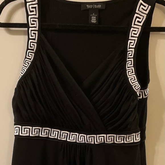 White House Black Market Women’s top‎ - Picture 2 of 6